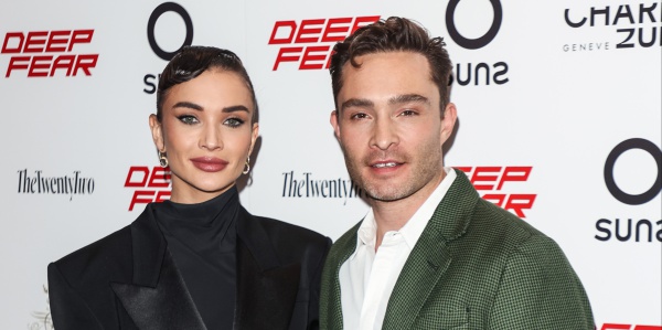 Ed Westwick e la proposta ad Amy Jackson. Chuck Bass si sposa