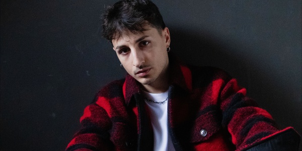Nayt su Radio Zeta racconta il nuovo progetto musicale “Lettera Q”