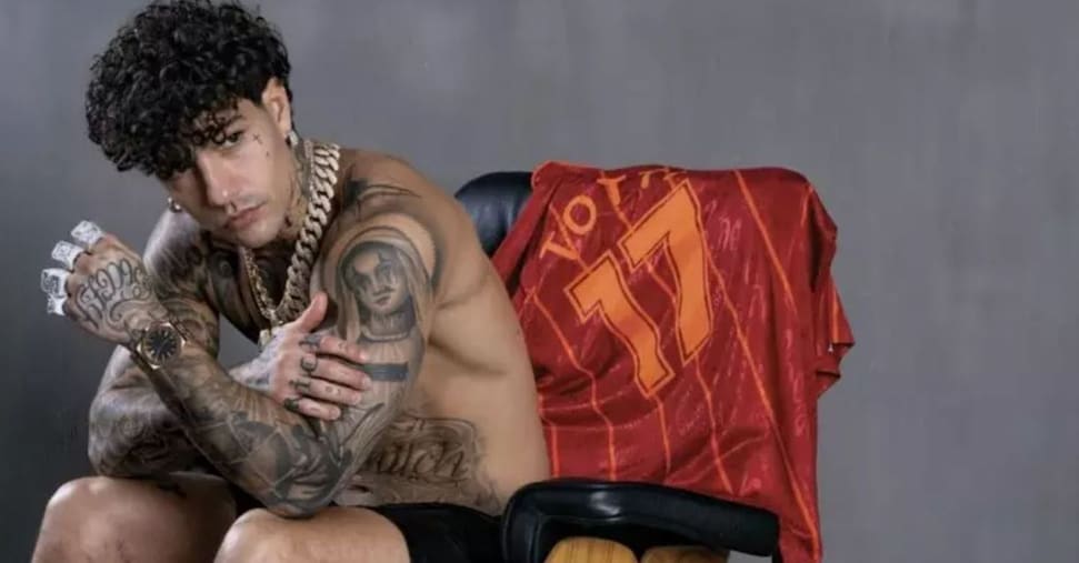 Tony Effe spiegato col wrestling anni Ottanta