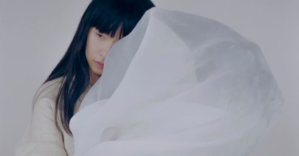 Ichiko Aoba e le sue creature luminescenti