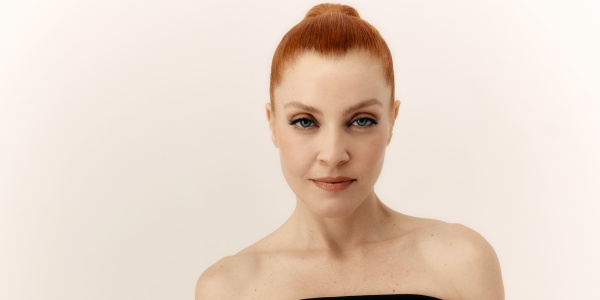 Noemi su Radio Zeta lancia il suo album Nostalgia