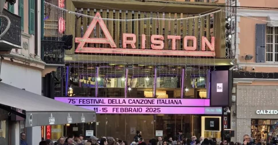 Sanremo, il Comune pubblica il bando per la Tv partner. La Rai lo diffida