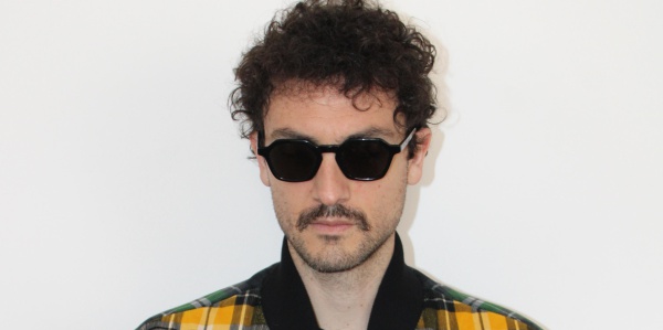 Carl Brave su Radio Zeta lancia l’album “Notti Brave Amarcord”